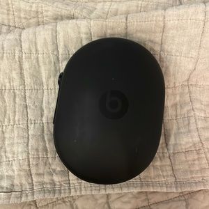 Beats by Dre. Wireless. Studio3. (Includes charger and case)